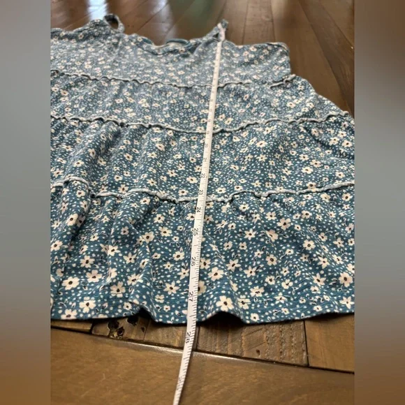 Vintage by Torrid Ditsy Daisy Slub V-Neck Tiered Swing Camisole - Picture 5 of 5